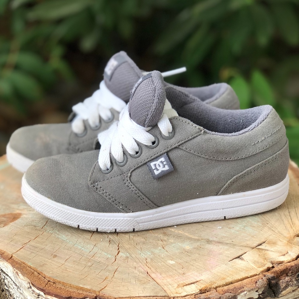 Boys DC shoes, like new